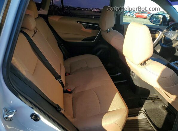 2T3F1RFV7NC270152 2022 TOYOTA RAV4 White Вид задньої частини салону