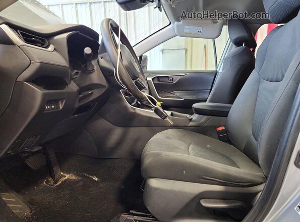 2T3F1RFVXRC476698 2024 TOYOTA RAV4 Silver Widok wnętrza z przodu