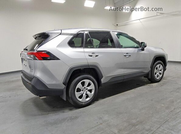 2T3G1RFV1RC478196 2024 TOYOTA RAV4 Silver Задня права чверть
