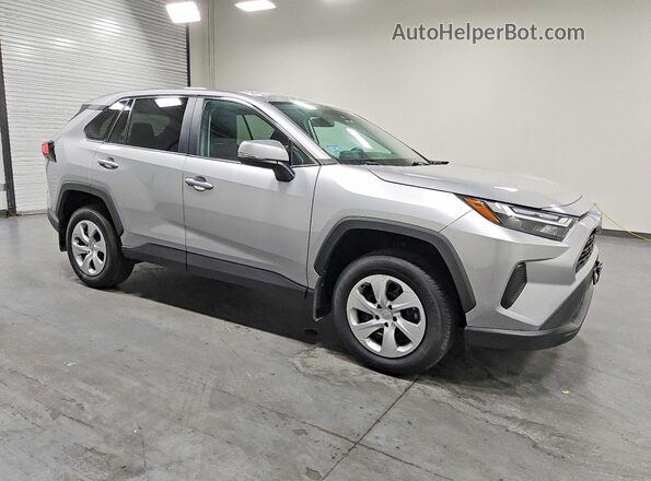 2T3G1RFV1RC478196 2024 TOYOTA RAV4 Silver Передня права чверть