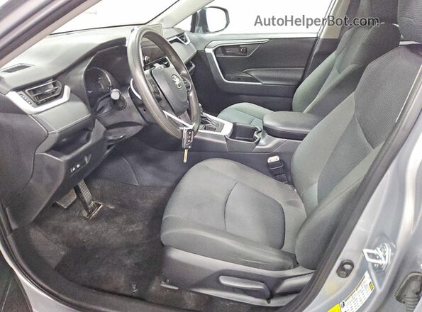 2T3G1RFV1RC478196 2024 TOYOTA RAV4 Silver Вид салону спереду