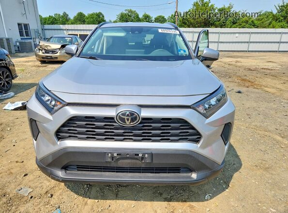 2T3G1RFV5MW152506 2021 TOYOTA RAV4 Silver Front view