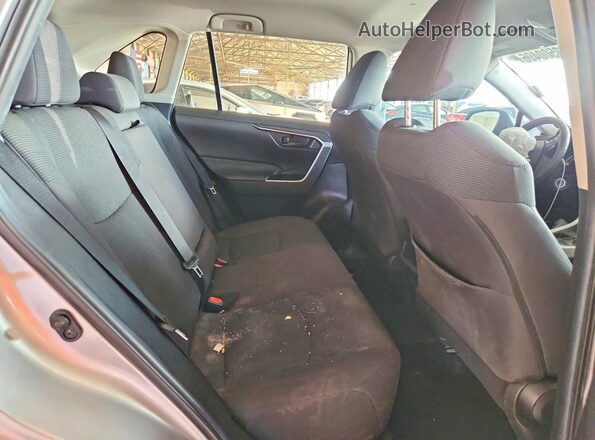 2T3H1RFV0LC070980 2020 TOYOTA RAV4 Silver Вид задньої частини салону