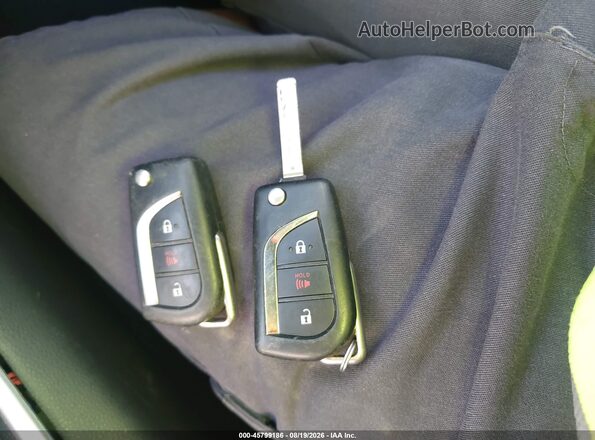2T3H1RFV4NW215777 2022 TOYOTA RAV4 Белый Вид панели приборов