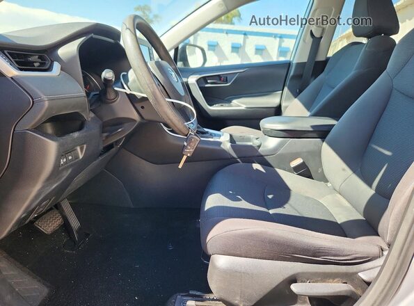 2T3H1RFV9LC081718 2020 TOYOTA RAV4 Silver Front interior view