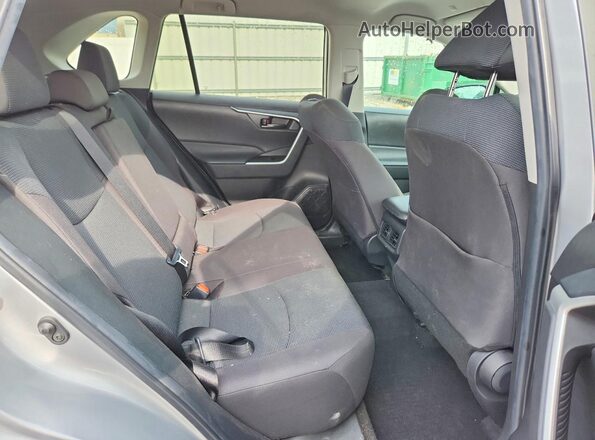2T3H1RFVXPW268681 2023 TOYOTA RAV4 Silver Widok wnętrza z tyłu