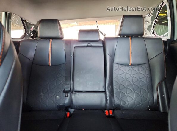 2T3J1RFV1PW350560 2023 TOYOTA RAV4 Gray Widok tylnych siedzeń