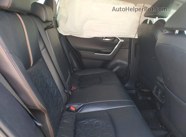 2T3J1RFV2MW178552 2021 TOYOTA RAV4 Teal Rear interior view