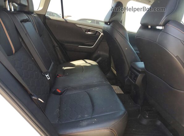 2T3J1RFV2RW450086 2024 TOYOTA RAV4 White Սալոնի հետևի տեսք