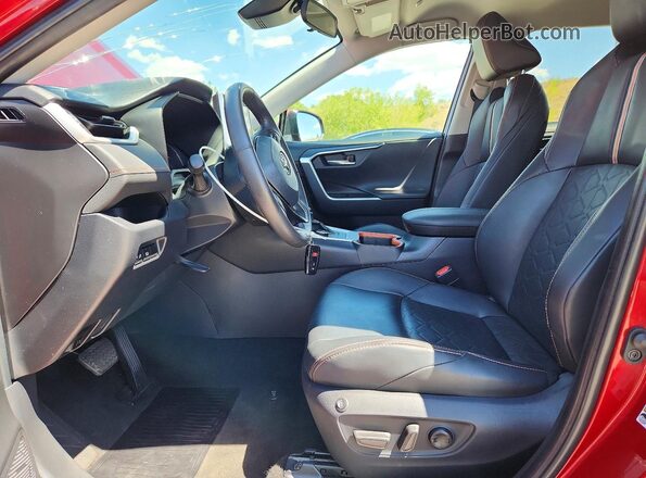 2T3J1RFV2RW460343 2024 TOYOTA RAV4 Red Widok wnętrza z przodu