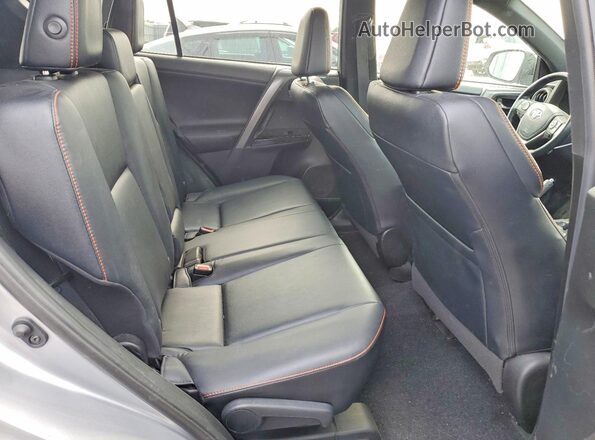 2T3JFREV1HW653486 2017 TOYOTA RAV4 Silver Սալոնի հետևի տեսք