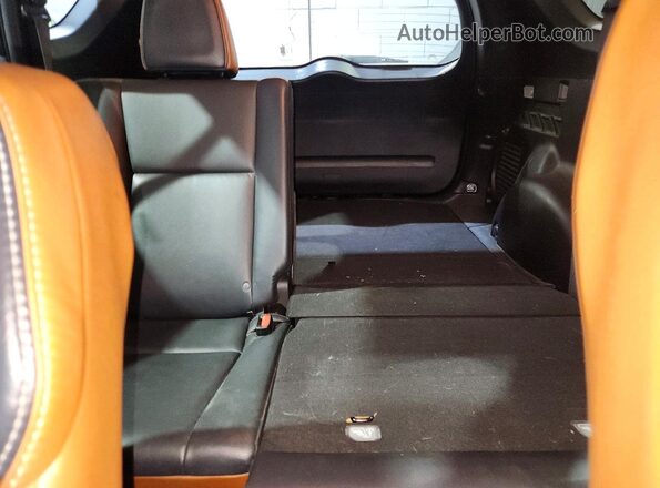 2T3JFREV4GW519134 2016 TOYOTA RAV4 Черный Вид задних сидений
