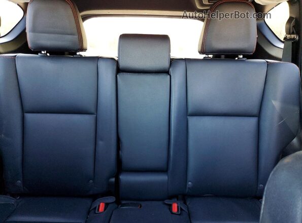 2T3JFREV8GW434796 2016 TOYOTA RAV4 White Rear seats view