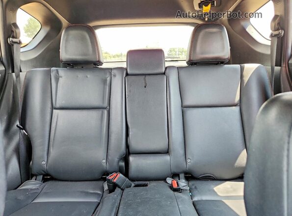 2T3JFREVXJW785698 2018 TOYOTA RAV4 Черный Вид задних сидений