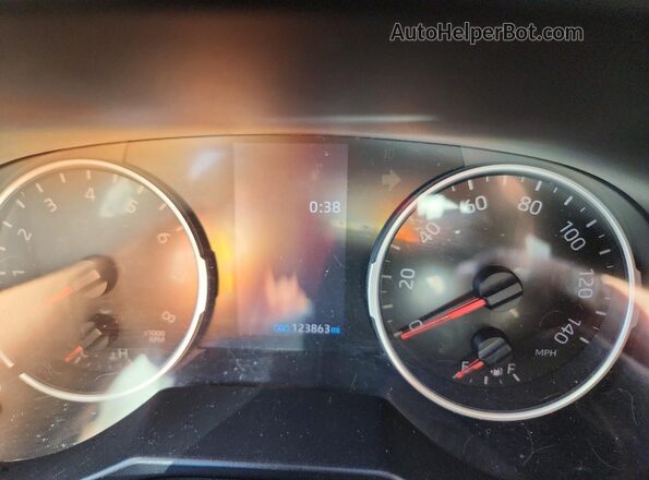 2T3K1RFV2KW028846 2019 TOYOTA RAV4 Red Widok zestawu wskaźników