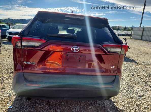 2T3K1RFV2KW028846 2019 TOYOTA RAV4 Red Widok z tyłu