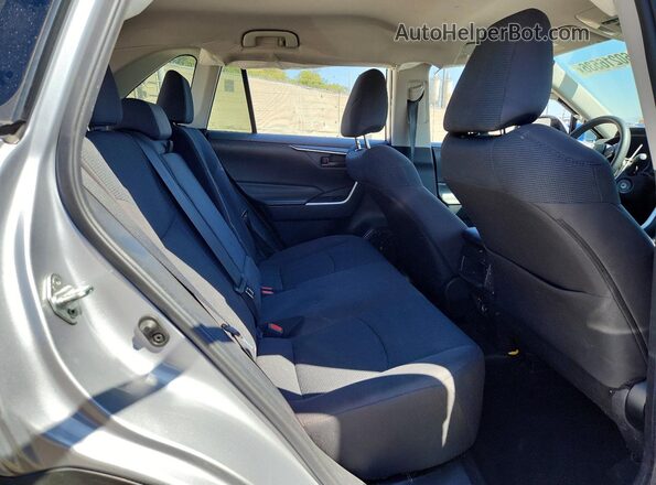 2T3K1RFV6KW006106 2019 TOYOTA RAV4 Silver Widok wnętrza z tyłu