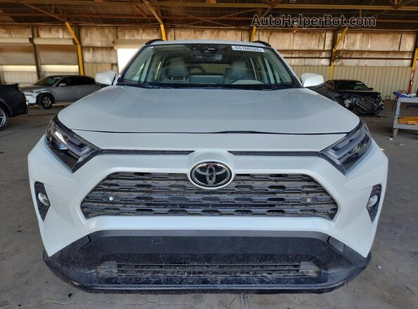 2T3N1RFV0RW467616 2024 TOYOTA RAV4 White Widok z przodu