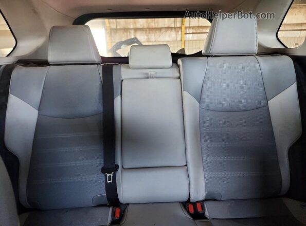 2T3N1RFV0RW467616 2024 TOYOTA RAV4 White Widok tylnych siedzeń