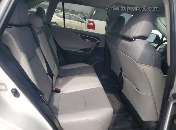 2T3N1RFV1KW067411 2019 TOYOTA RAV4 White Vista interior trasera