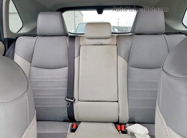 2T3N1RFV3NW324539 2022 TOYOTA RAV4 Серебряный Вид задних сидений