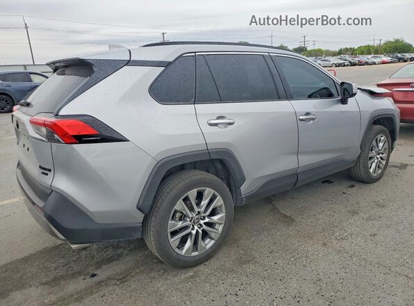 2T3N1RFV3NW324539 2022 TOYOTA RAV4 Серебряный Задняя правая четверть
