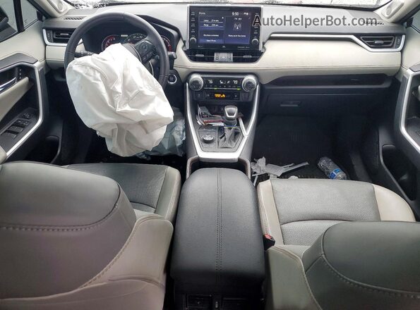 2T3N1RFV3NW324539 2022 TOYOTA RAV4 Серебряный Вид панели приборов