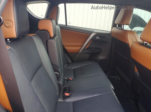 2T3NFREV2GW310010 2016 TOYOTA RAV4 Gray Vista interior trasera