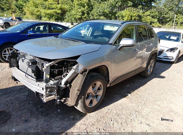 2T3P1RFV0SC570857 2025 TOYOTA RAV4 Silver Vista tres cuartos delantera izquierda