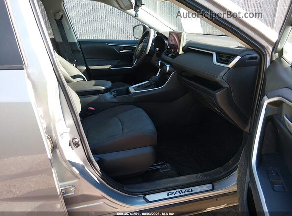 2T3P1RFV0SC570857 2025 TOYOTA RAV4 Silver Vista interior delantera