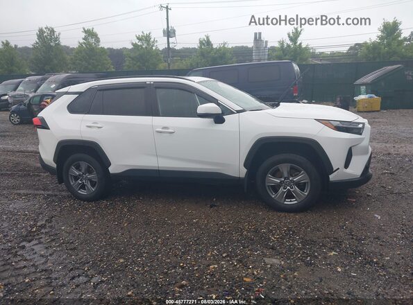2T3P1RFV2RC422915 2024 TOYOTA RAV4 White Vista interior trasera