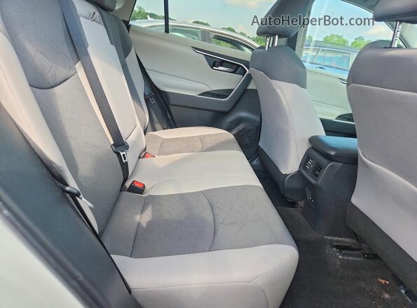 2T3P1RFV3KC020214 2019 TOYOTA RAV4 White Вид задньої частини салону