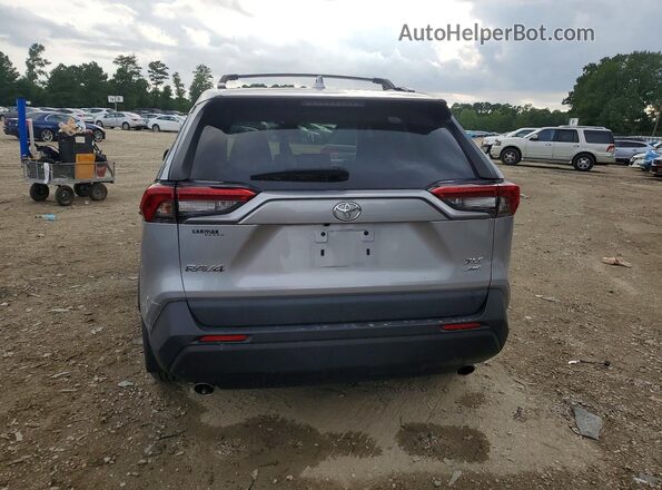 2T3P1RFV3LW115694 2020 TOYOTA RAV4 Silver Vista trasera