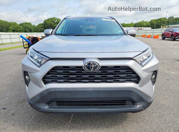 2T3P1RFV3MW143545 2021 TOYOTA RAV4 Silver Вид спереду