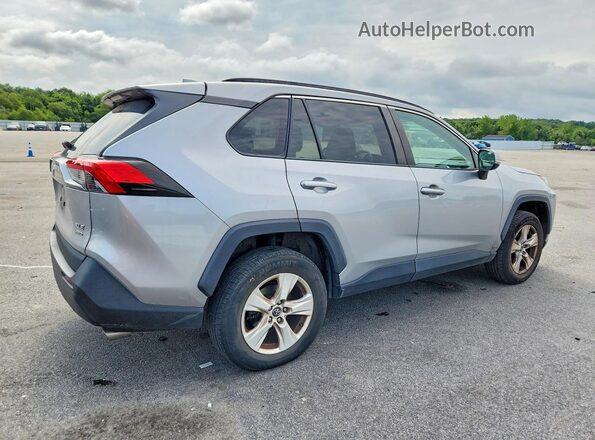 2T3P1RFV3MW143545 2021 TOYOTA RAV4 Silver Задня права чверть