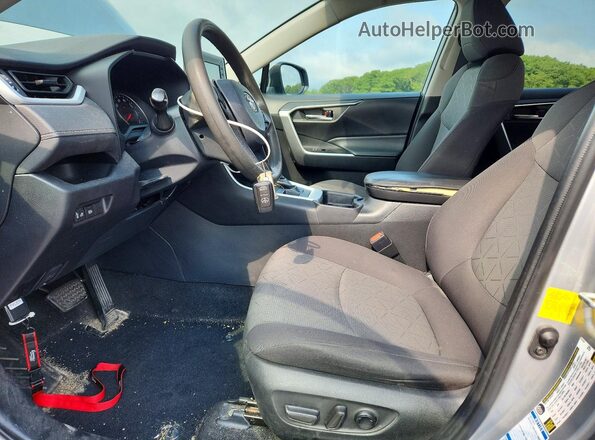 2T3P1RFV3MW143545 2021 TOYOTA RAV4 Silver Вид салону спереду
