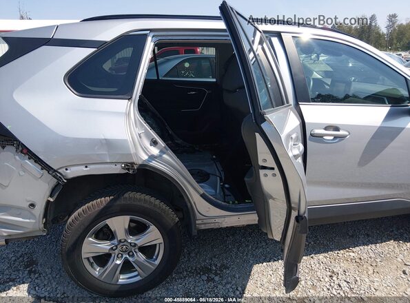 2T3P1RFV3NC262215 2022 TOYOTA RAV4 Silver Widok naklejki z numerem VIN
