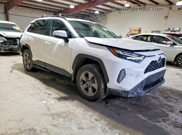 2T3P1RFV3RC482539 2024 TOYOTA RAV4 White Przód prawy