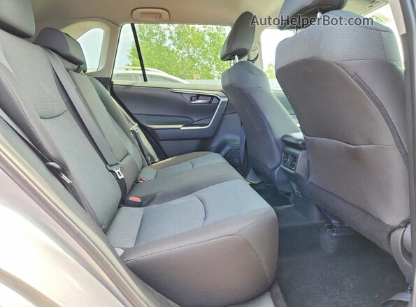 2T3P1RFV4RC476524 2024 TOYOTA RAV4 Gray Widok wnętrza z tyłu