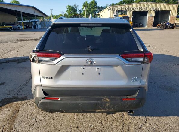2T3P1RFV4SC511696 2025 TOYOTA RAV4 Silver Вид ззаду