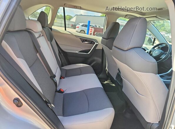 2T3P1RFV4SW542557 2025 TOYOTA RAV4 Silver Հետևի նստատեղերի տեսք