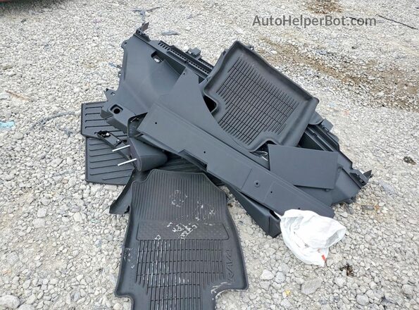 2T3P1RFV4SW598224 2025 TOYOTA RAV4 Black VIN կոդի պիտակի տեսք