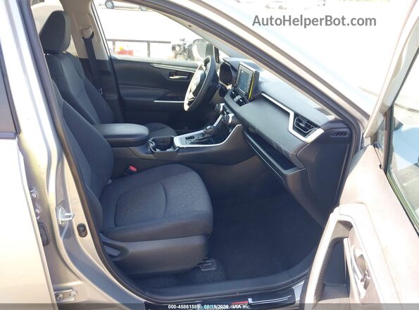 2T3P1RFV7MW179707 2021 TOYOTA RAV4 Серебряный Вид салона спереди