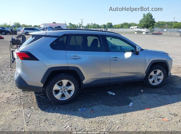 2T3P1RFV7MW179707 2021 TOYOTA RAV4 Серебряный Вид задней части салона