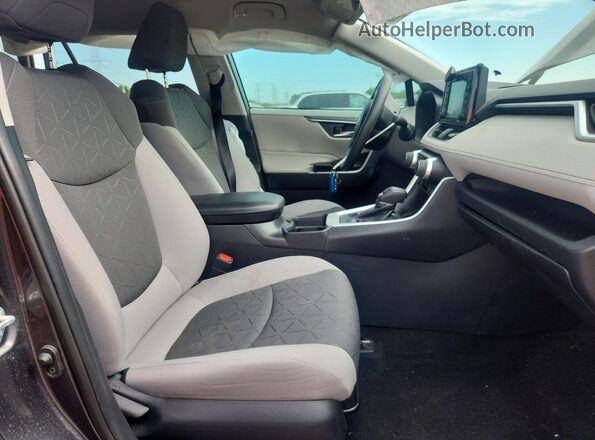 2T3P1RFV8MC157412 2021 TOYOTA RAV4 Charcoal Вид салону спереду