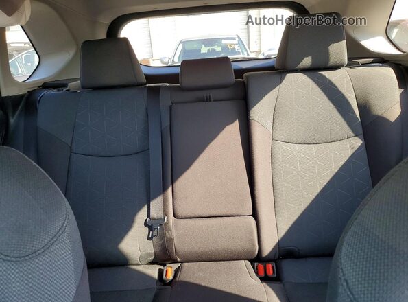 2T3P1RFV8SC512754 2025 TOYOTA RAV4 Silver Widok tylnych siedzeń