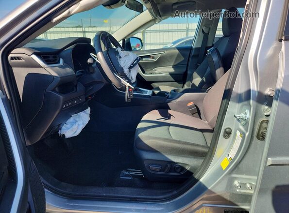 2T3P1RFV8SC512754 2025 TOYOTA RAV4 Silver Widok wnętrza z przodu