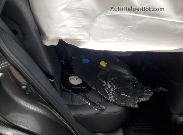 2T3P1RFV9SC561915 2025 TOYOTA RAV4 Gray Widok wnętrza z tyłu