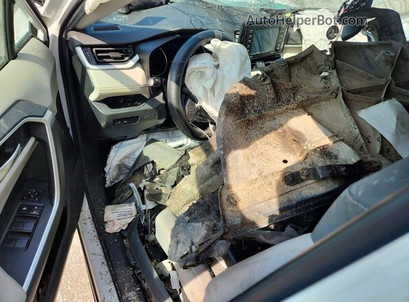 2T3P1RFVXMC193943 2021 TOYOTA RAV4 White Vista del salpicadero