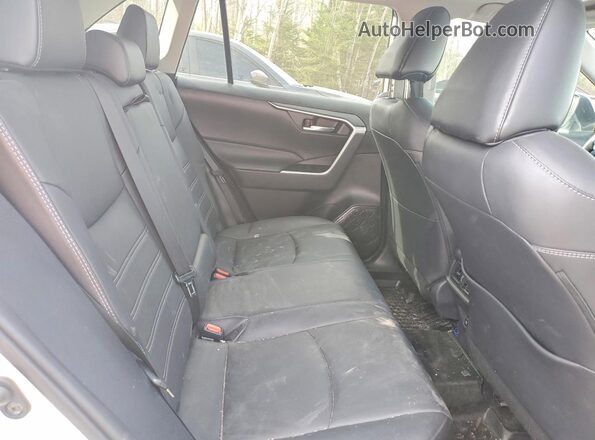 2T3R1RFVXMC244530 2021 TOYOTA RAV4 White Rear interior view